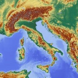 La crisi migratoria nel Mediterraneo: cause e prospettive future