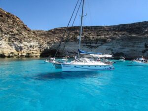 La tragedia di Lampedusa 2013: simbolo della crisi migratoria
